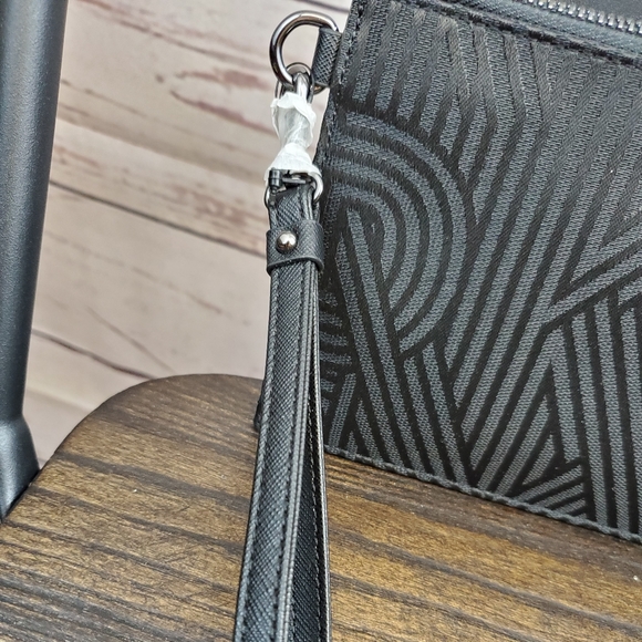 DKNY wristlet - Picture 2 of 7